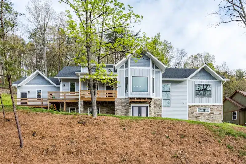 High Meadow Dr – Weaverville